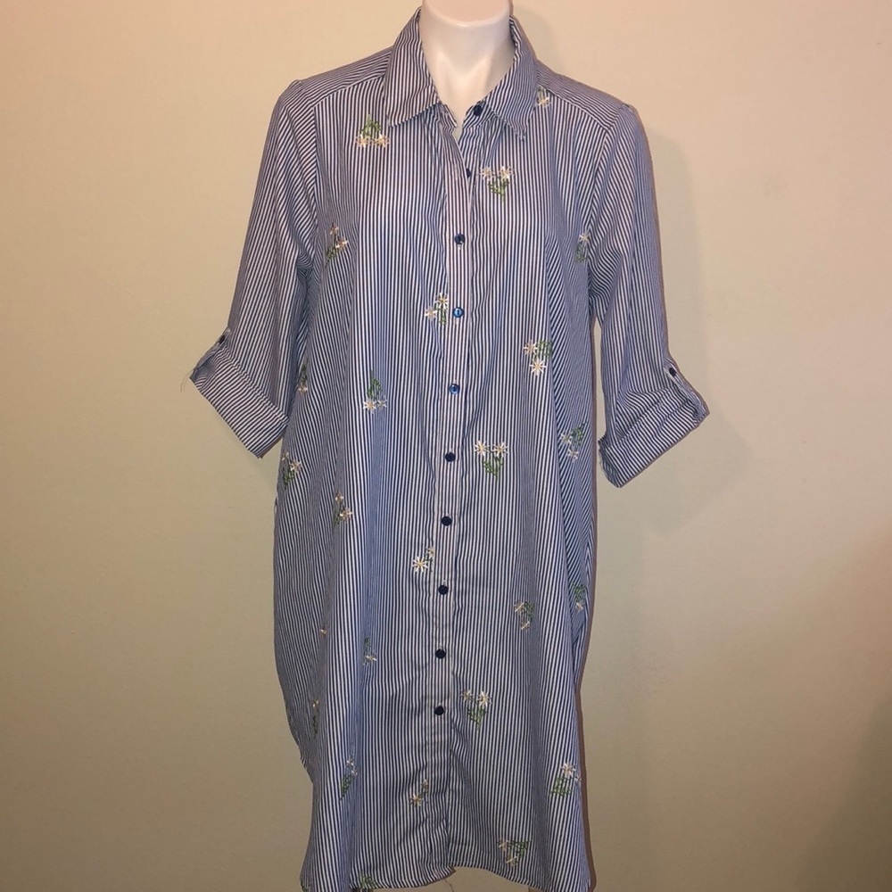 NWT Mlle Gabrielle button up size Large